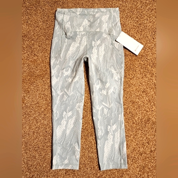 NWT - LULULEMON Swift Speed High Rise Crop 21" Leggings - size 6 - Picture 3 of 15
